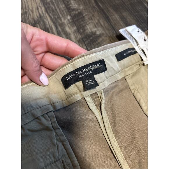 Banana Republic Brushed Traveler Pant Mens 42L Beige Pleated Preppy Relaxed Fit - Picture 5 of 10